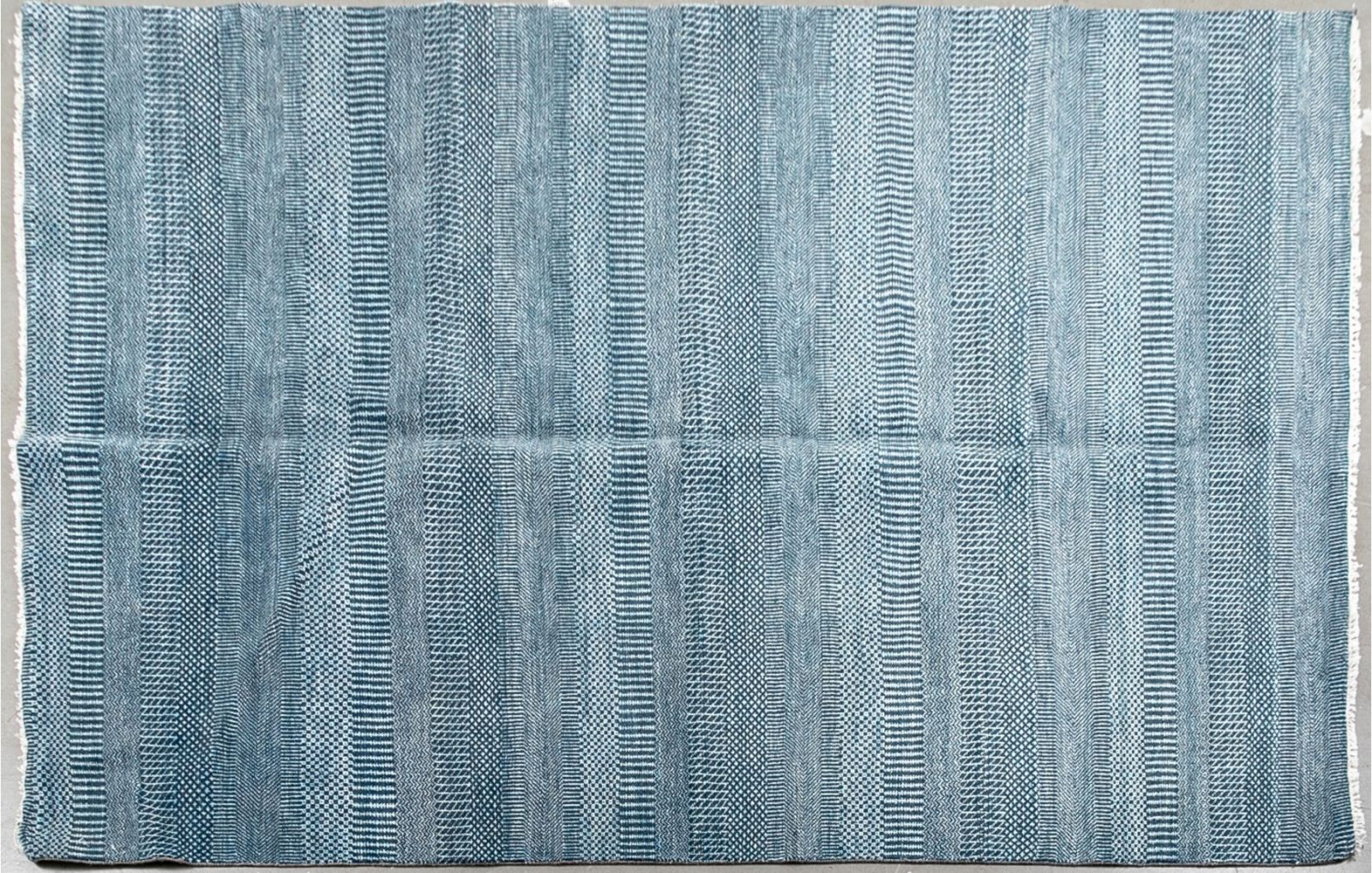 HAND-KNOTTED BLUE TONED WOOL AREA RUG, 6'1